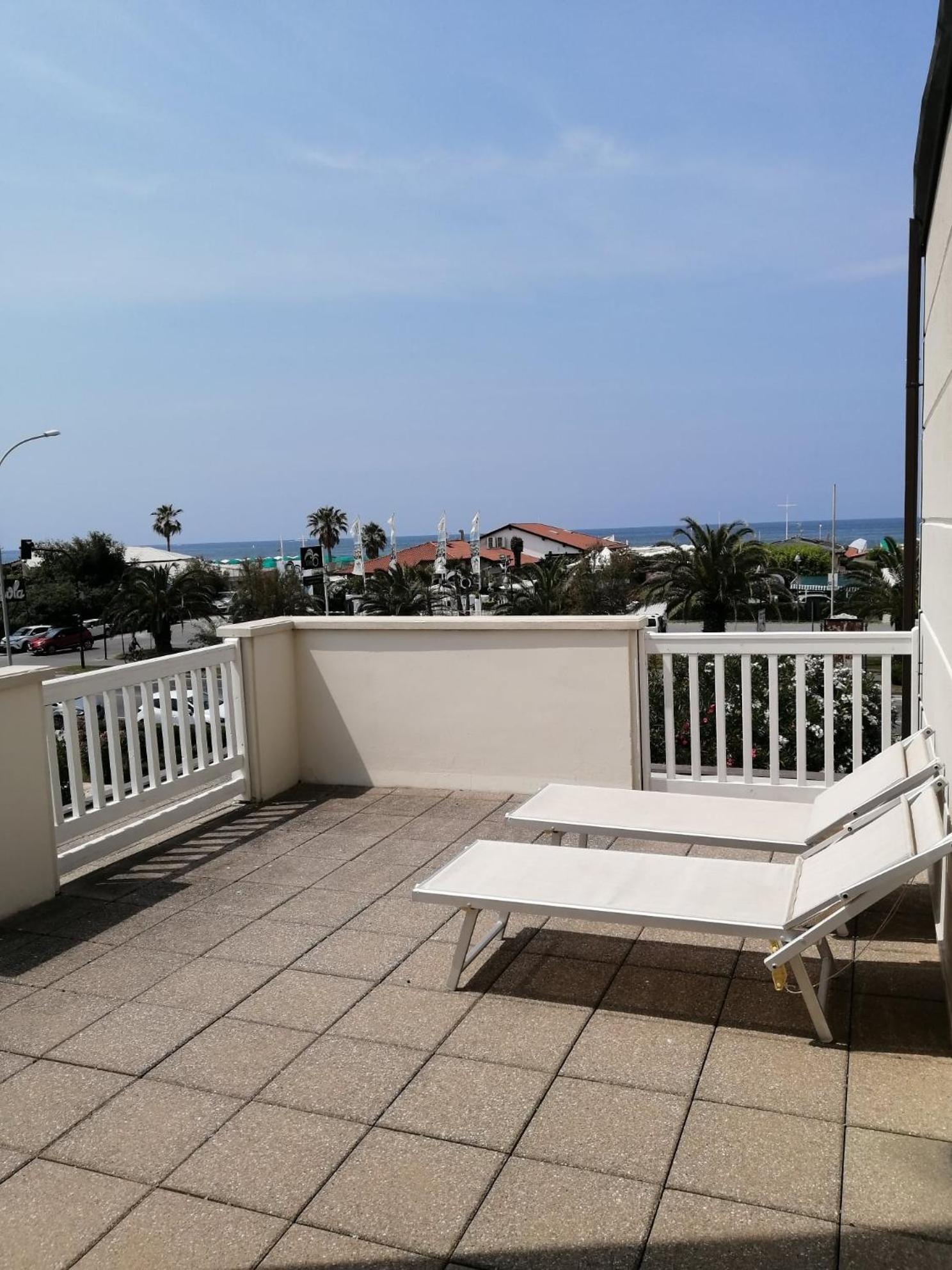 Hotel Oceano Marina di Pietrasanta Exterior photo